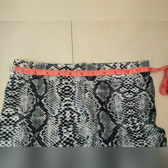 Shein Snake print leggings - Picture 4 of 4